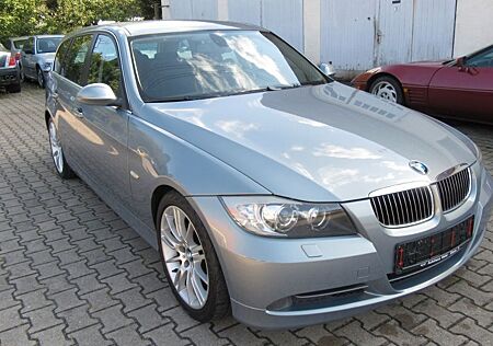 BMW 330i Touring Aut. - Klimaaut. / AHK / 18" M