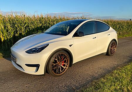 Tesla Model Y Performance KW Fahrwerk & Concaver Felge
