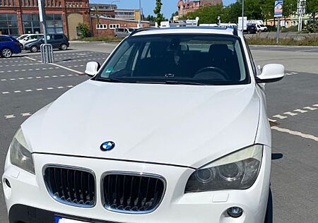 BMW X1 TOP Zustand Panorama/Navi/ Bi-Xenon/