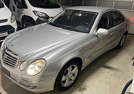 Mercedes-Benz E 350 4Matic+AVANTGARDE+XENON+LEDER+STANDHZG+