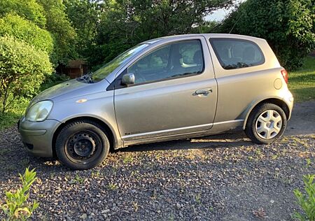 Toyota Yaris 1.0 -