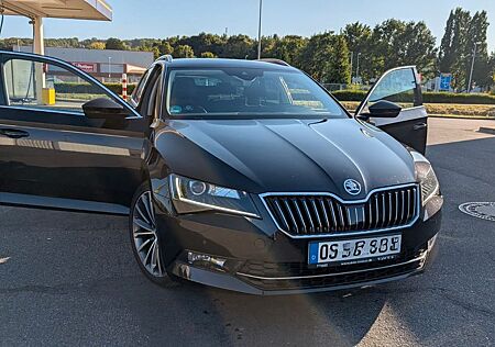 Skoda Superb Škoda Combi L&K 2.0 TDI 4x4 DSG AHK