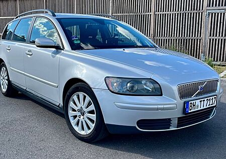 Volvo V50 2.0D Kinetic mit KLIMA*NAVI*AHK*TÜV 07/27