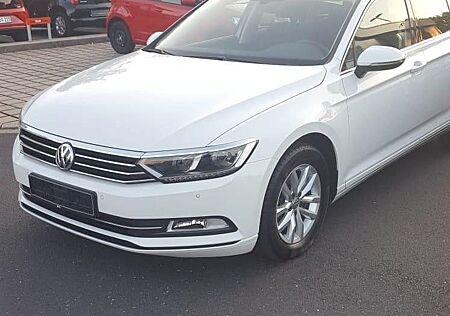 VW Passat Variant Volkswagen 2.0 TDI DSG Comfortline Varia...