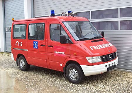 Mercedes-Benz Sprinter 212 D Feuerwehrfahrzeug MTW MZF Diff.Sperre AHK