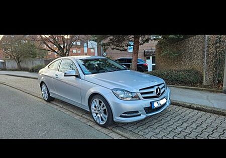 Mercedes-Benz C 180 Coupé - Tüv Neu