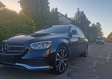 Mercedes-Benz E 300 de T Avantgarde TOPAUSST/AHK/NETTO 21000€