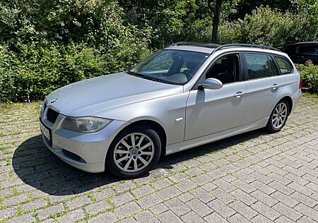 BMW 320d touring Pano Leder Navi