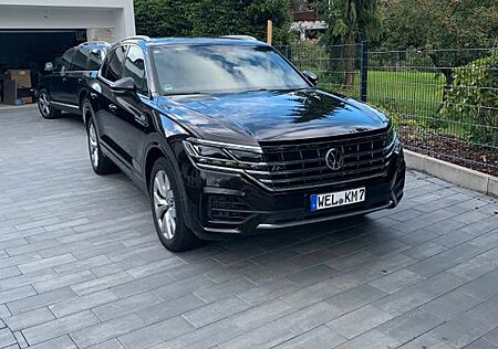 VW Touareg Volkswagen 4.0 V8 TDI R-Line Matrix Pano Nacht Voll
