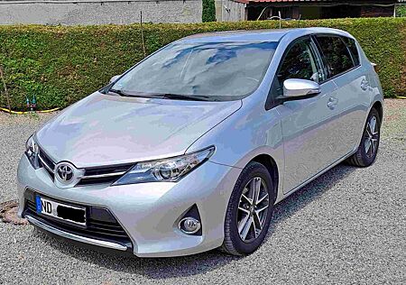 Toyota Auris Sehr gepflegt / Navi usw.
