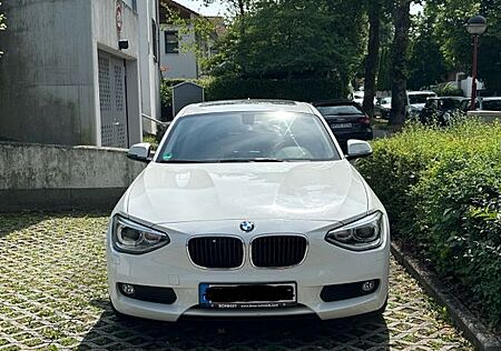 BMW 114i - Xenon-Licht / Schiebedach / Sitzheizung