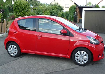 Toyota Aygo (X) Aygo (X) 1,0-l-VVT-i Cool & GO Cool & GO