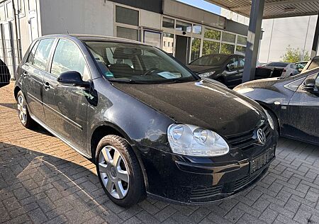 VW Golf Volkswagen V Lim. United