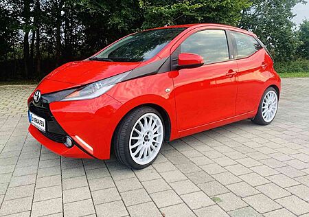 Toyota Aygo (X) Aygo (X) 1,0-l-VVT-i x-play Team Deutschland...