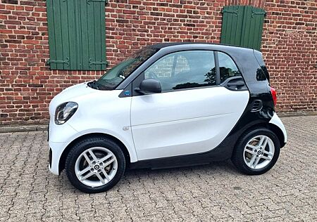 Smart EQ  ***ERST 4.500 KM!!!***1. Hd.*BLACK & WHITE*