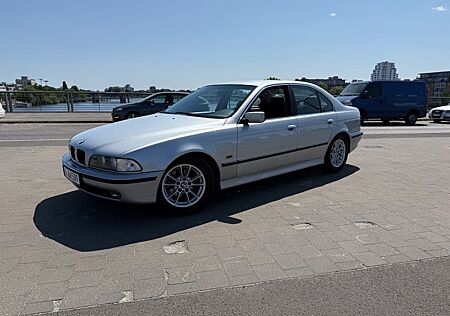 BMW 520i - viel an Karosserie und Technik erneuert