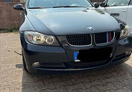 BMW 318i touring -