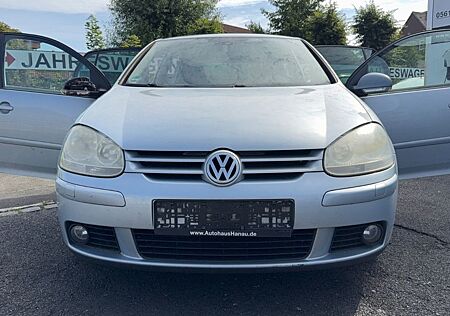 VW Golf Volkswagen V Lim. United