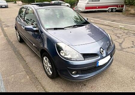Renault Clio Edition Dynamique 1.6 16V ESP 82kW Edit...