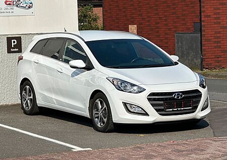 Hyundai i30 cw 1.4 blue Passion