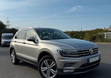 VW Tiguan Volkswagen 2.0 TDI SCR DSG BMT 4MOTION Highline ...