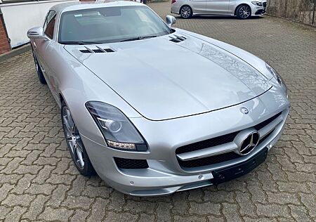 Mercedes-Benz SLS AMG 6.3 V8 2.900 Km eventuell Inz. möglich