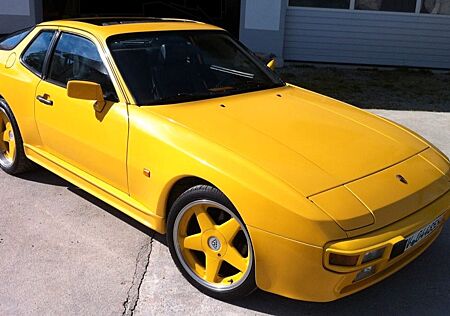 Porsche 944 Targa Serie I in Speedgelb 18 Zoll Alufelgen