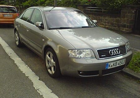 Audi A6 2.4 tiptronic quattro -