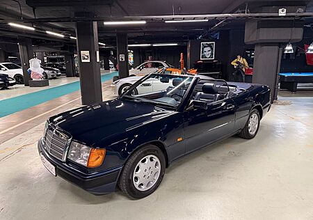 Mercedes-Benz E 300 CE-24