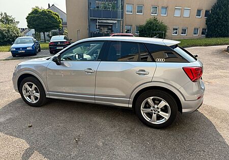 Audi Q2 40 TFSI S tronic quattro sport, AHK, 8-fach,