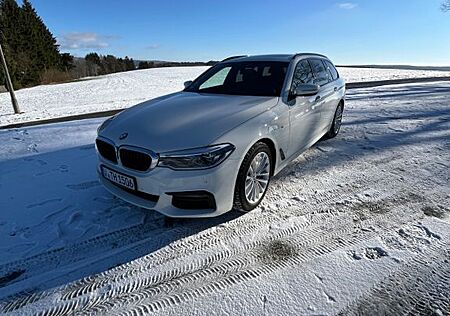 BMW 540i xDrive Touring A -Panorama-AHK