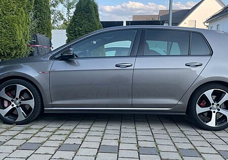 VW Golf Volkswagen 2.0 TSI BMT GTI Performance GTI Performance