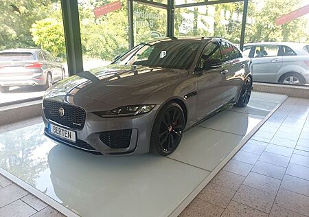 Jaguar XE D200 R-DYNAMIC BLACK 2.0d SD, Winter Paket...