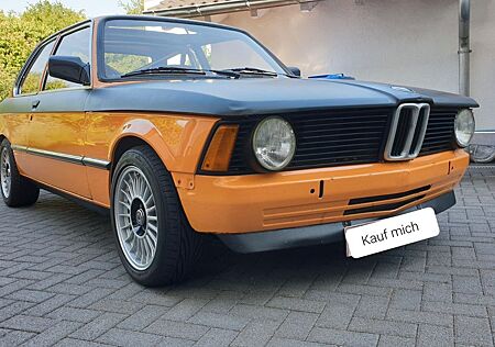 BMW 323