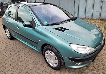Peugeot 206 1.6 Premium*1.BESITZ*PANORAMA*ALCANTARA*TÜV
