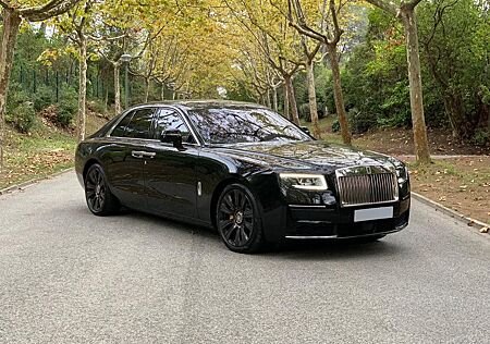 Rolls-Royce Ghost Silver Badge *Shooting Start Headliner* TV