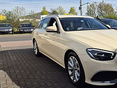 Mercedes-Benz E 200 T-Modell / TAXI - AVANTG. - SCHECKHEFT.