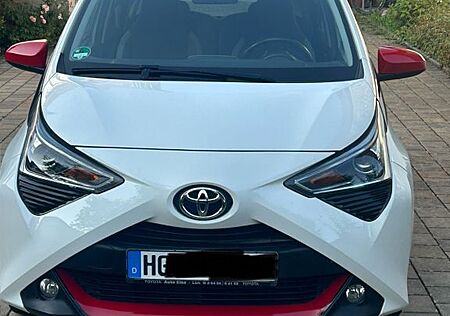Toyota Aygo (X) Aygo (X) 1,0-l-VVT-i Team Deutschland x-shif...