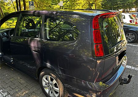 Honda Stream 1.7i LS LS