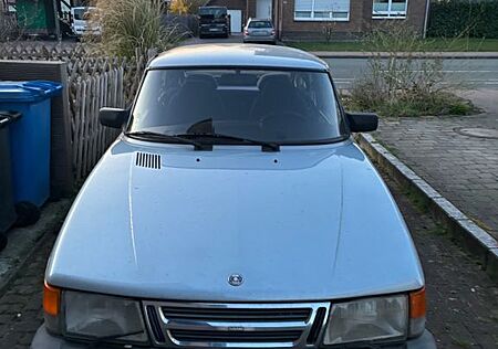 Saab 900