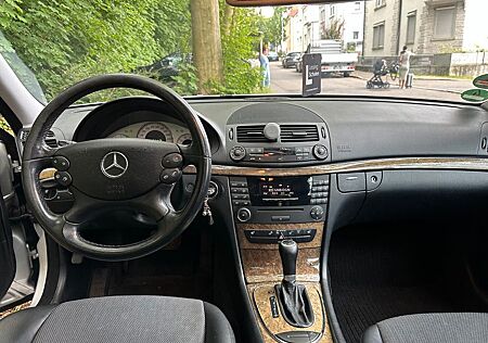 Mercedes-Benz E 200 KOMPRESSOR AVANTGARDE