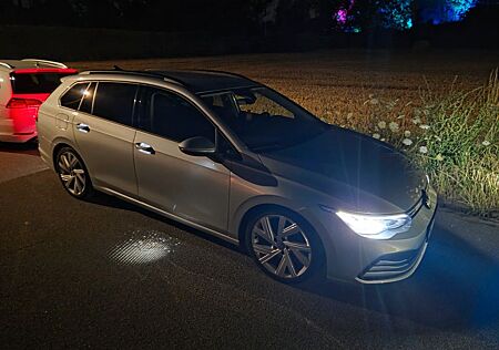 VW Golf Volkswagen 2.0 TDI SCR DSG ACTIVE Variant ACTIVE