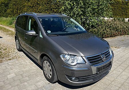 VW Touran Volkswagen Highline