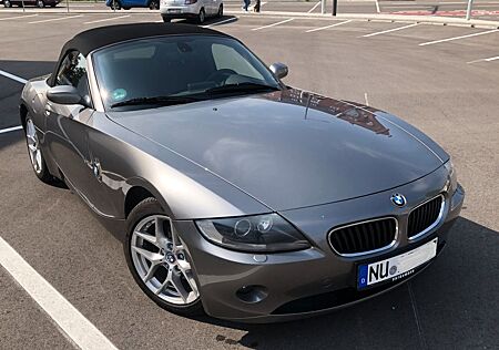 BMW Z4 2.2i Automatik - wunderschöner Cruiser