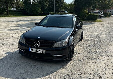 Mercedes-Benz C 350 CGI AMG-Paket