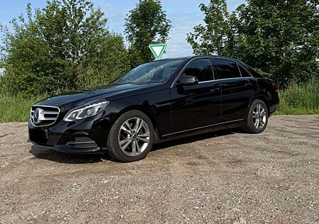Mercedes-Benz E 350 - AMG*Pano*Scheckheft* TÜV/SERVICE Neu