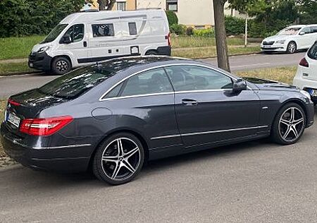 Mercedes-Benz E 250 Coupé BlueEFFICIENCY AVANTGARDE ...