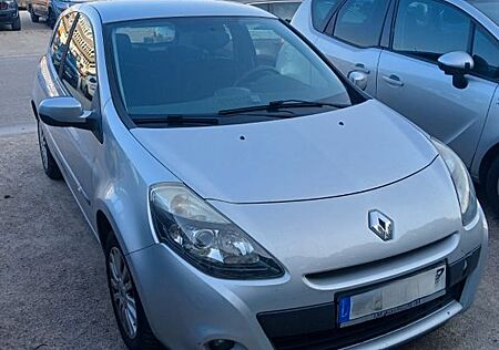 Renault Clio Dynamique 1.2 16V 75 Dynamique