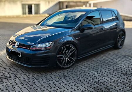 VW Golf Volkswagen 2.0 TSI BMT GTI GTI