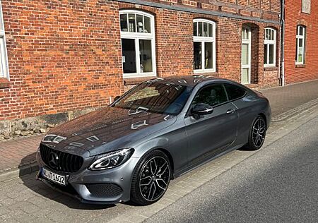 Mercedes-Benz C 220 d 4MATIC AMG Line Autom. AMG Line Ambiente
